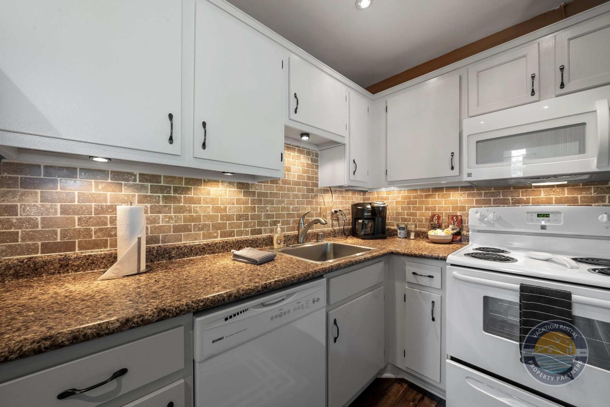 New Lake Como Condo With Lake Views Lake Geneva Esterno foto