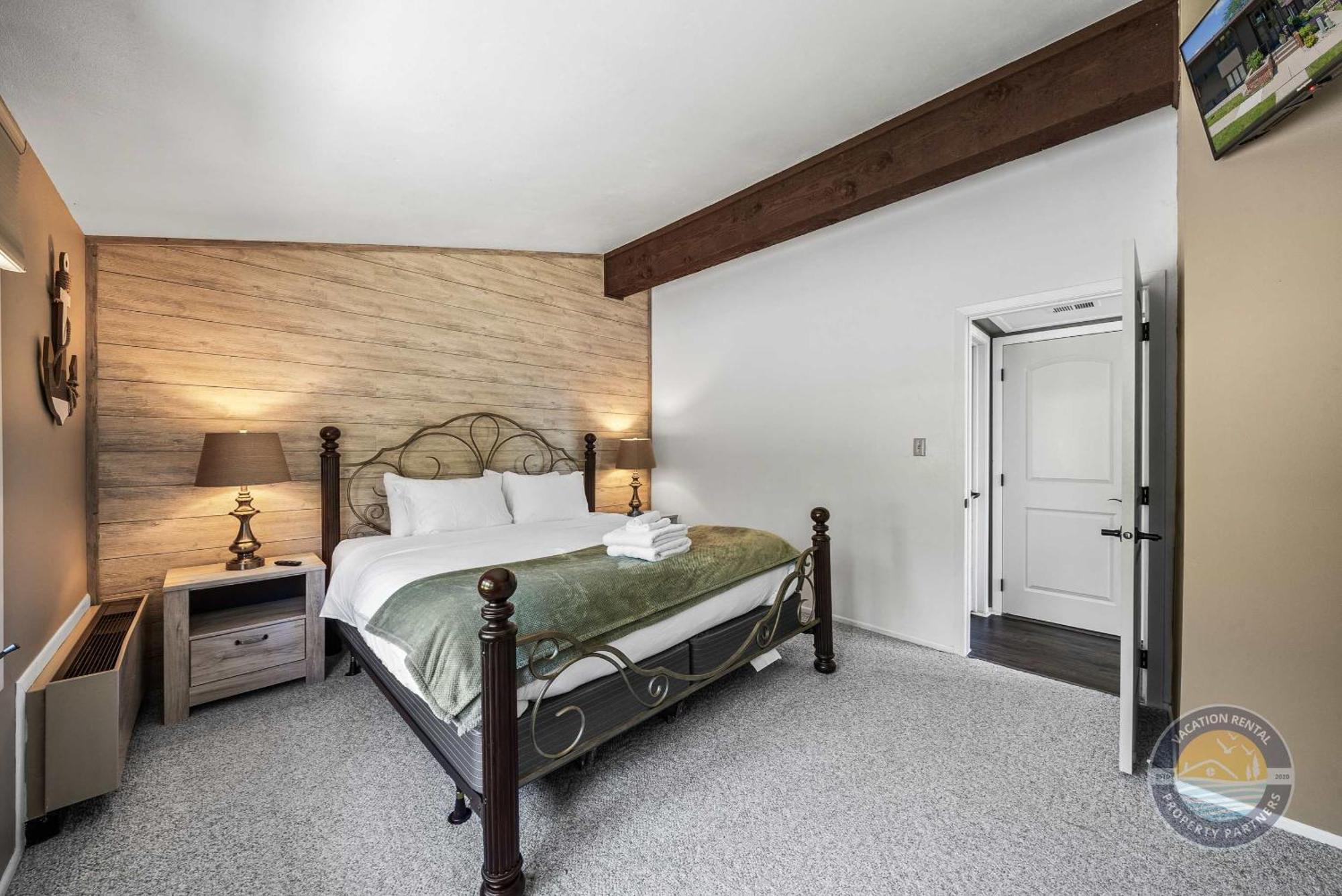 New Lake Como Condo With Lake Views Lake Geneva Esterno foto